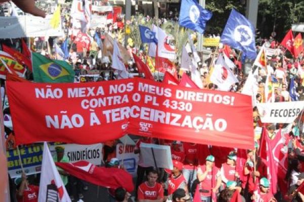 CUT e centrais marcam dia de luta contra PL 4330 para dia 6 de agosto