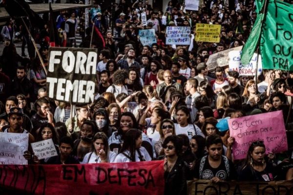 Estudantes resistem e ocupações nas escolas públicas aumentam