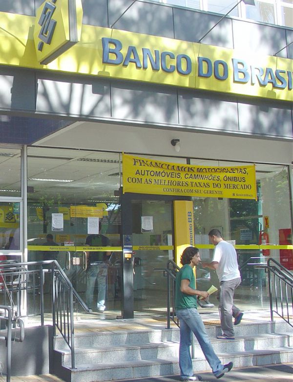 O Banco do Brasil anunciou lucro líquido recorde de R$ 12,1 bilhões em 2011, crescimento de 3,6% em relaçã