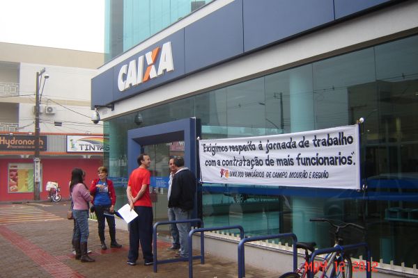 Sindicato protesta contra abertura da Caixa sábado 12/05 em C.Mourão