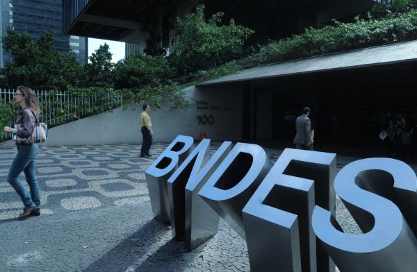 BNDES aprova empréstimo de R$ 100 milhões para microcrédito do BNB