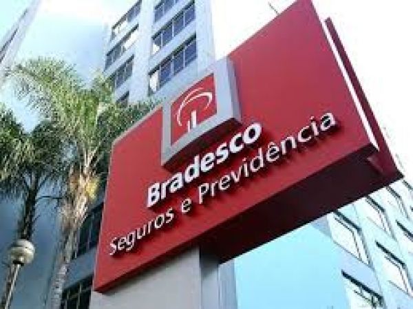 Bradesco faz mudanças no Plano 2 de previdência, funcionários ficam apreensivos 