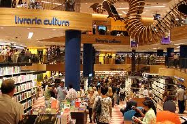 Livraria Cultura realiza demissão em massa após ser adquirida pelo Itaú