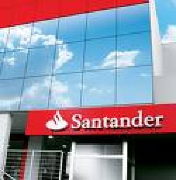 Santander lidera reclamações contra bancos que crescem 32,58% em março