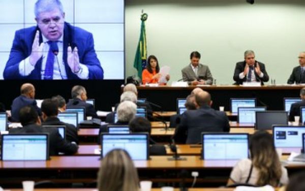 Deputados, procuradores e servidores cobram clareza sobre contas da Previdência