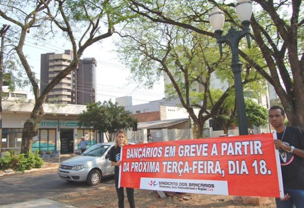 Sindicato de Umuarama fez campanha para avisar população sobre a greve dos bancários