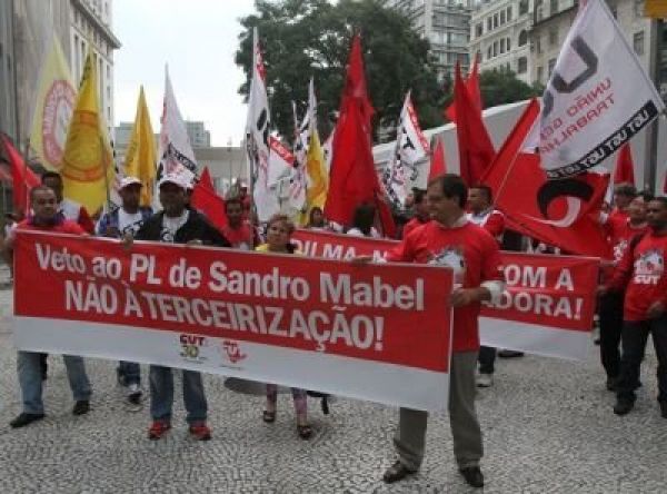 Vamos ao enfrentamento se não houver diálogo com governo, alerta CUT