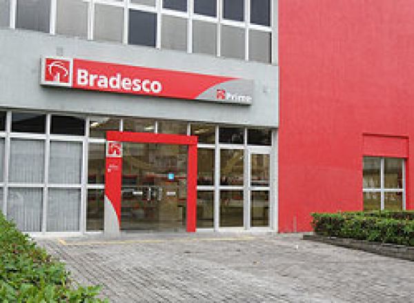 TST condena Bradesco a pagar R$ 600 mil a bancária vítima de LER