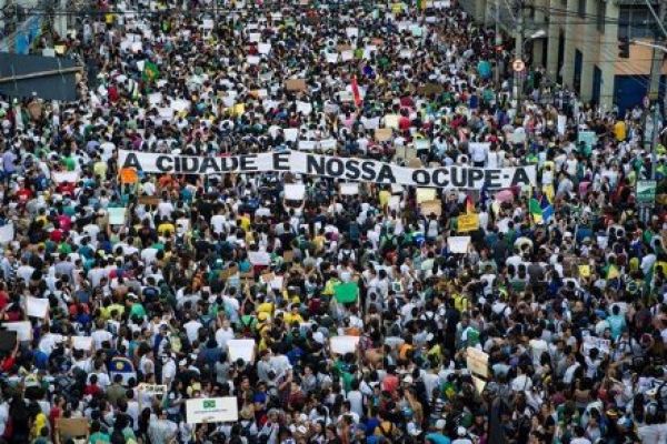 CUT divulga nota em defesa da democracia e repudia ações violentas