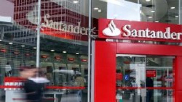 Santander lucra R$ 1,46 bilhão no 2º trimestre, mas fecha 135 empregos