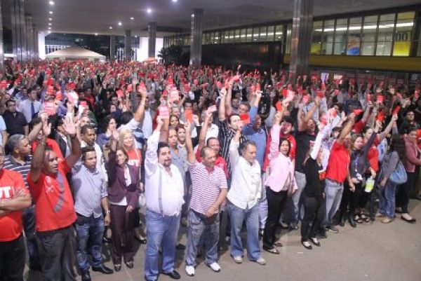 Assembleias deflagram greve nacional dos bancários por tempo indeterminado