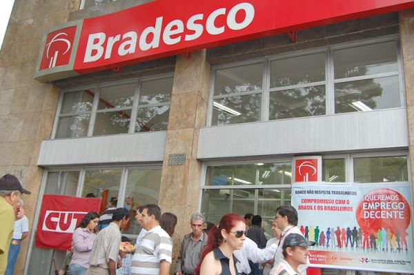 Em Umuarama, Justiça do Trabalho concede liminar contra ações antissindicais do Bradesco