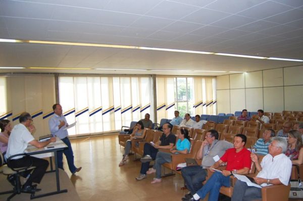 Dirigente do Seeb Umuarama participa de reunião do Conselho Municipal do Meio Ambiente