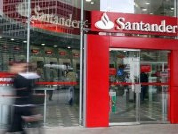 Brasil é o país onde Santander mais lucra no mundo, mas corta empregos