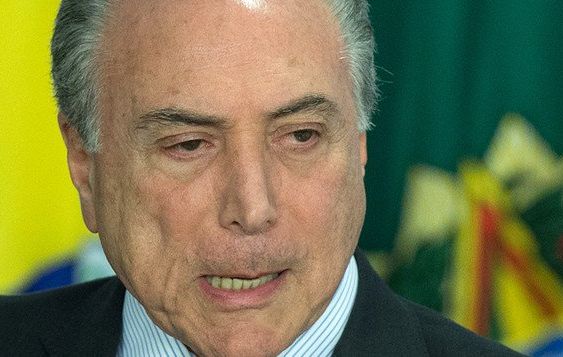 Para manter foro privilegiado, Temer cogita até virar embaixador