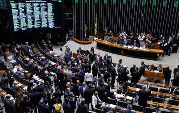 PEC 300: A nova ameaça aos direitos trabalhistas