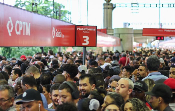 Periferias são desertos de oportunidades. Falta emprego e transporte é ruim