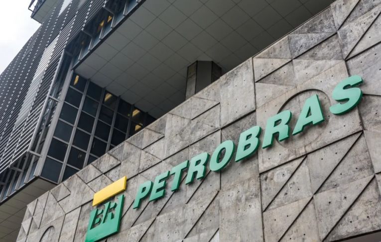 Petrobrás é beneficiada por acordos de renúncia fiscal, com prejuízo bilionário para o povo do Paraná 