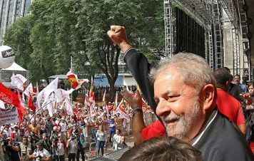 Policiais e bombeiros divulgam nota pela liberdade de Lula