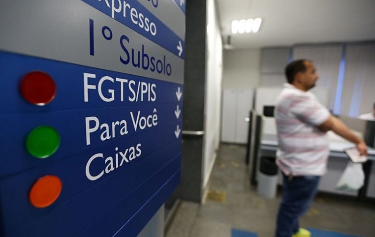 Prazo para movimentar FGTS emergencial termina nesta segunda (30)