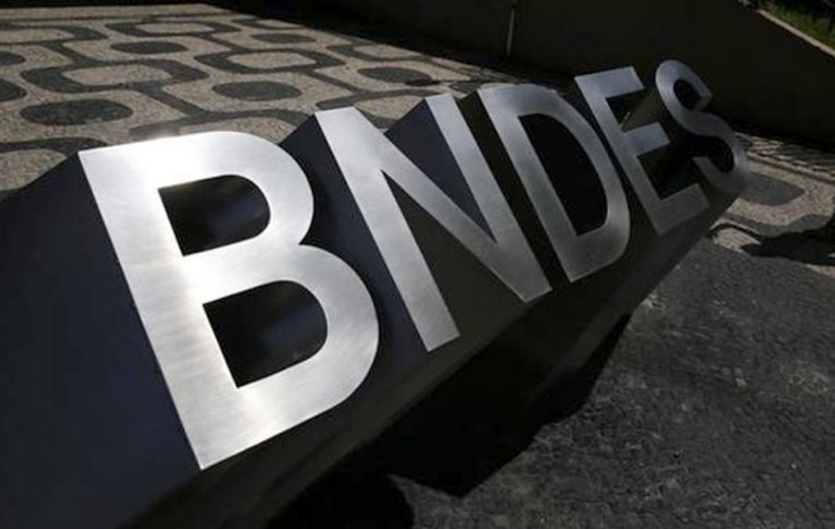 Presidente do BNDES admite que não há "caixa-preta"