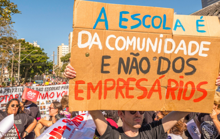 Privatização de escolas é o novo plano de governadores da direita 