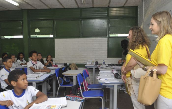 Redução do ICMS dos combustíveis vai tirar R$ 21 bilhões das  escolas públicas