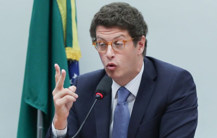 Salles acaba com proteção a reservas ambientais de manguezais e restingas