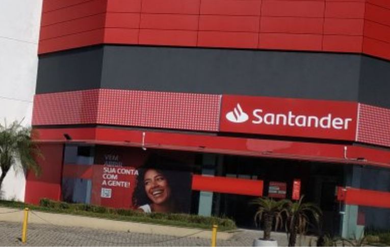 Santander, não concordamos com o retorno do grupo de risco ao presencial