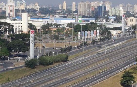 Segunda começa como quase feriado no país