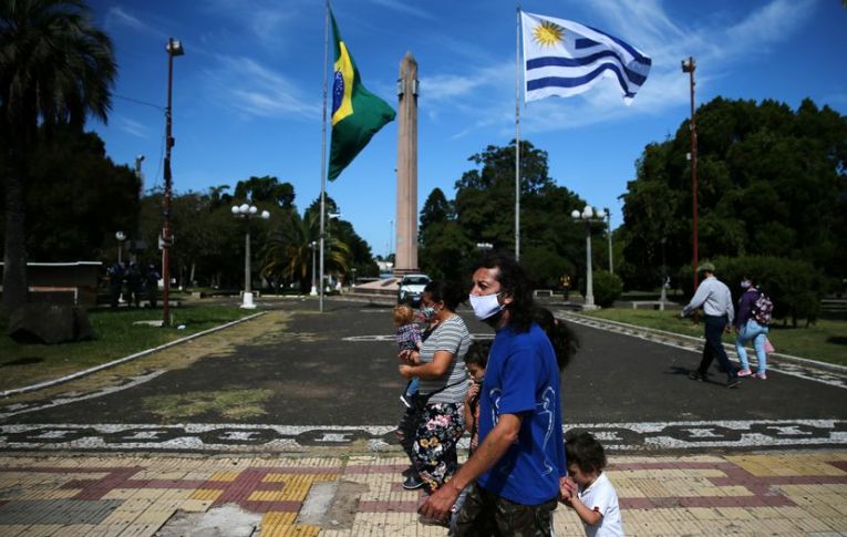 Sem controle da pandemia, Brasil se torna ameaça mundial