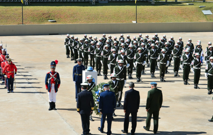 Senado aprova aposentadoria dos militares sem idade mínima e com benefício integral