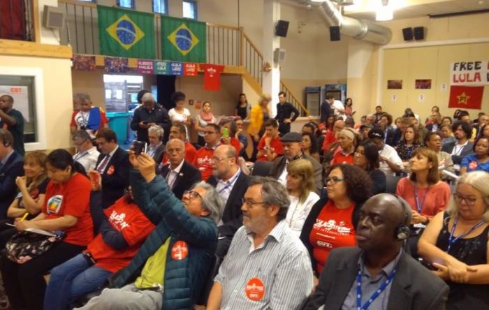 Sindicalistas do mundo fazem ato em Genebra por Lula Livre