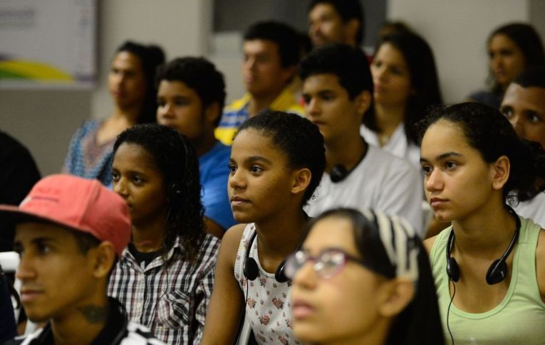 Sindicalistas repudiam MP de Bolsonaro que retira direitos trabalhistas de mulheres e jovens