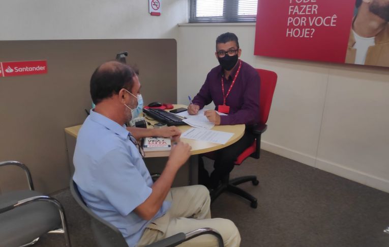 Sindicato de Umuarama reivindica fornecimento de máscaras para os bancários do Santander