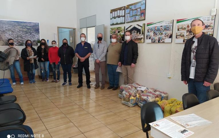 Sindicatos fazem campanha contra a fome em Campo Mourão (PR)