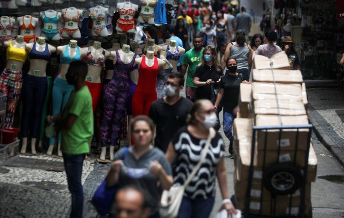 Trabalhador pode ser demitido se não usar máscara? Confira seus direitos e deveres