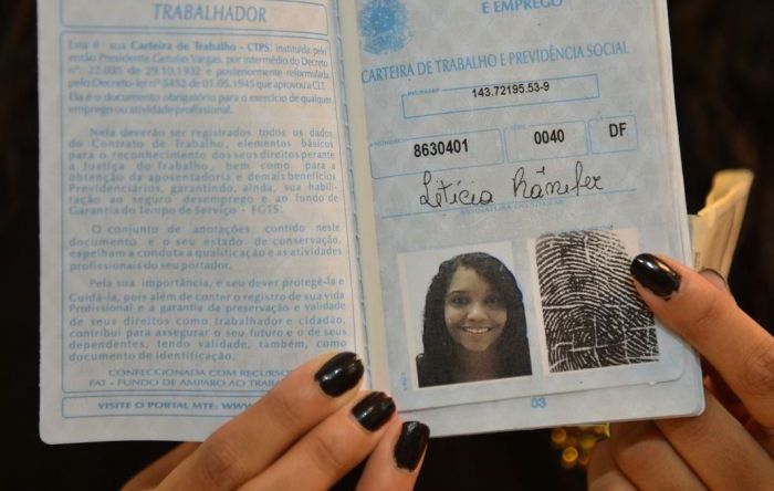 Trabalhadores que tiveram salário reduzido e intermitentes começam a receber R$ 600