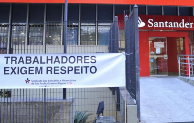 Tribunal condena Santander por ‘cobrança abusiva’ de metas imposta a funcionária