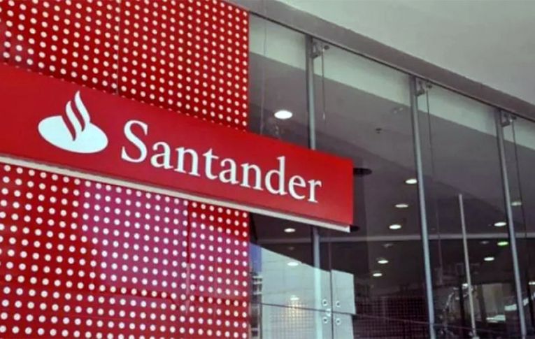 TST condena Santander a indenizar bancária com depressão após assalto a agência