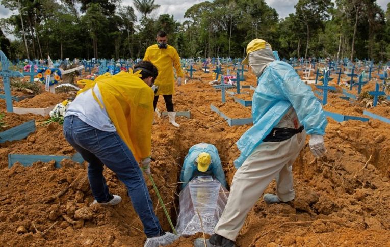 Um ano de Covid-19 no Brasil: como o País se tornou o pior do mundo na gestão da pandemia?