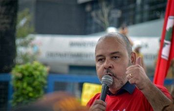 Vagner Freitas: 'Bolsonaro admite não servir pra ser presidente. Nós já sabíamos'