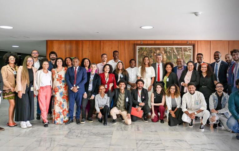 Plano Juventude Negra Viva avança com apoio da Contraf-CUT em reunião no Palácio do Planalto