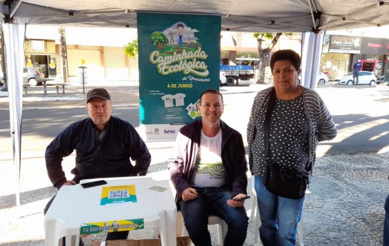 Sindicato dos Bancários faz inscrições e distribui camisetas da 21ª Caminhada Ecológica de Umuarama