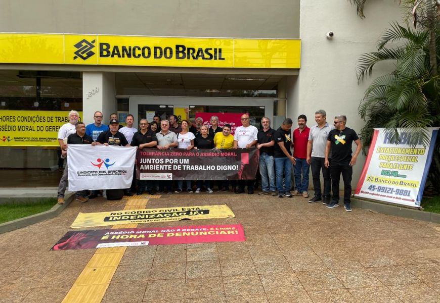 Manifestação contra o assédio moral no Banco do Brasil de Toledo em 07/12