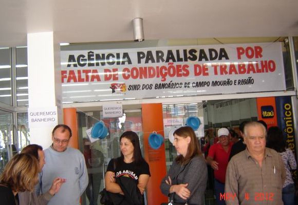 Paralisação no Itaú leva penicos