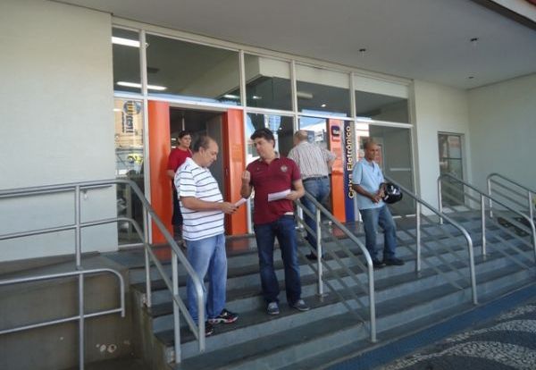 manifestação no Itaú 