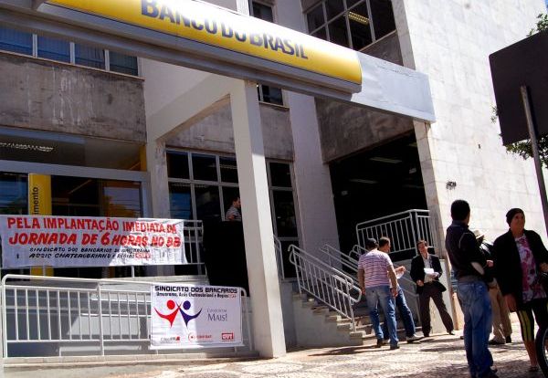 Manifestção pela jornada de 6h no BB