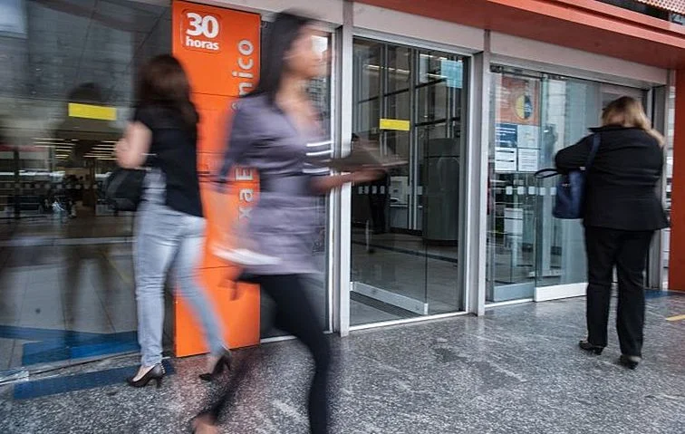 Bancos contra Bolsonaro? Instituições financeiras têm lucro recorde no seu governo