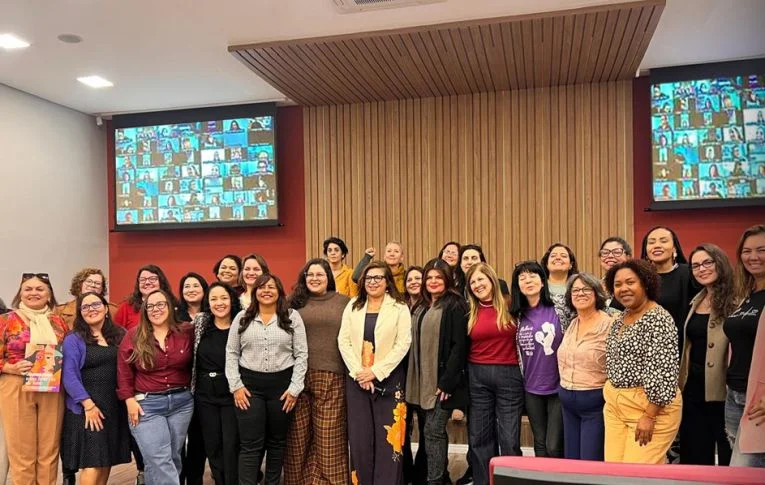 Conferência Livre de Mulheres do Ramo Financeiro elegeu representantes que defenderão propostas da categoria por igualdade salarial